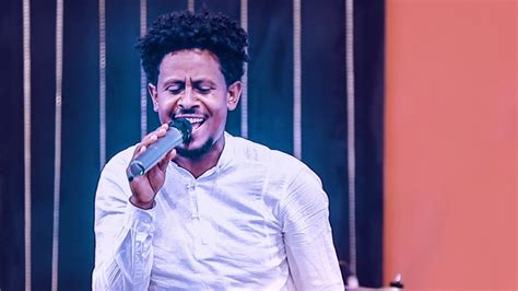  Ethiopian Superstar Ephrem Ayalew's Soulful Serenade Concert Sparks Controversy: Traditional Music Meets Modern Beats?