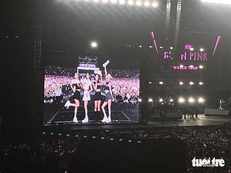 LISA BLACKPINK CONCERT IN HANOI: A NIGHT OF ELECTRIFYING PERFORMANCE AND UNFORGETTABLE MEMORIES!