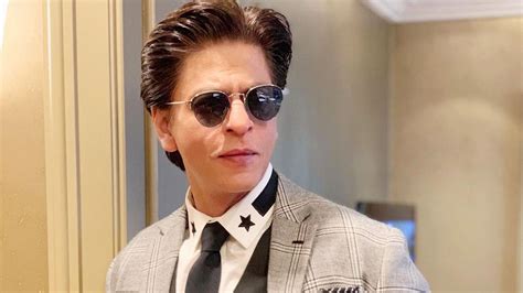 Shah Rukh Khan Live in Hanoi: The King of Bollywood Comes to Town!