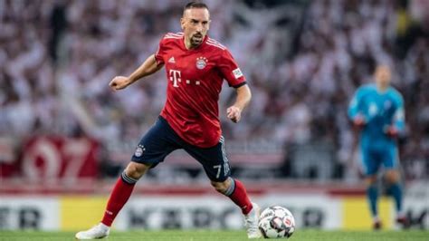  Sự kiện Gặp Gỡ Fan Của Franck Ribéry: Cuộc Tụ Hợp Giữa Chàng Bọ Trắng Và Những Khát Khao Bóng Đá